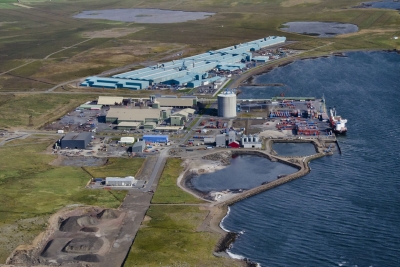 Kosningu um verkf&ouml;ll &iacute; b&aacute;&eth;um verksmi&eth;junum &aacute; Grundartanga fresta&eth; fram &iacute; n&aelig;stu viku